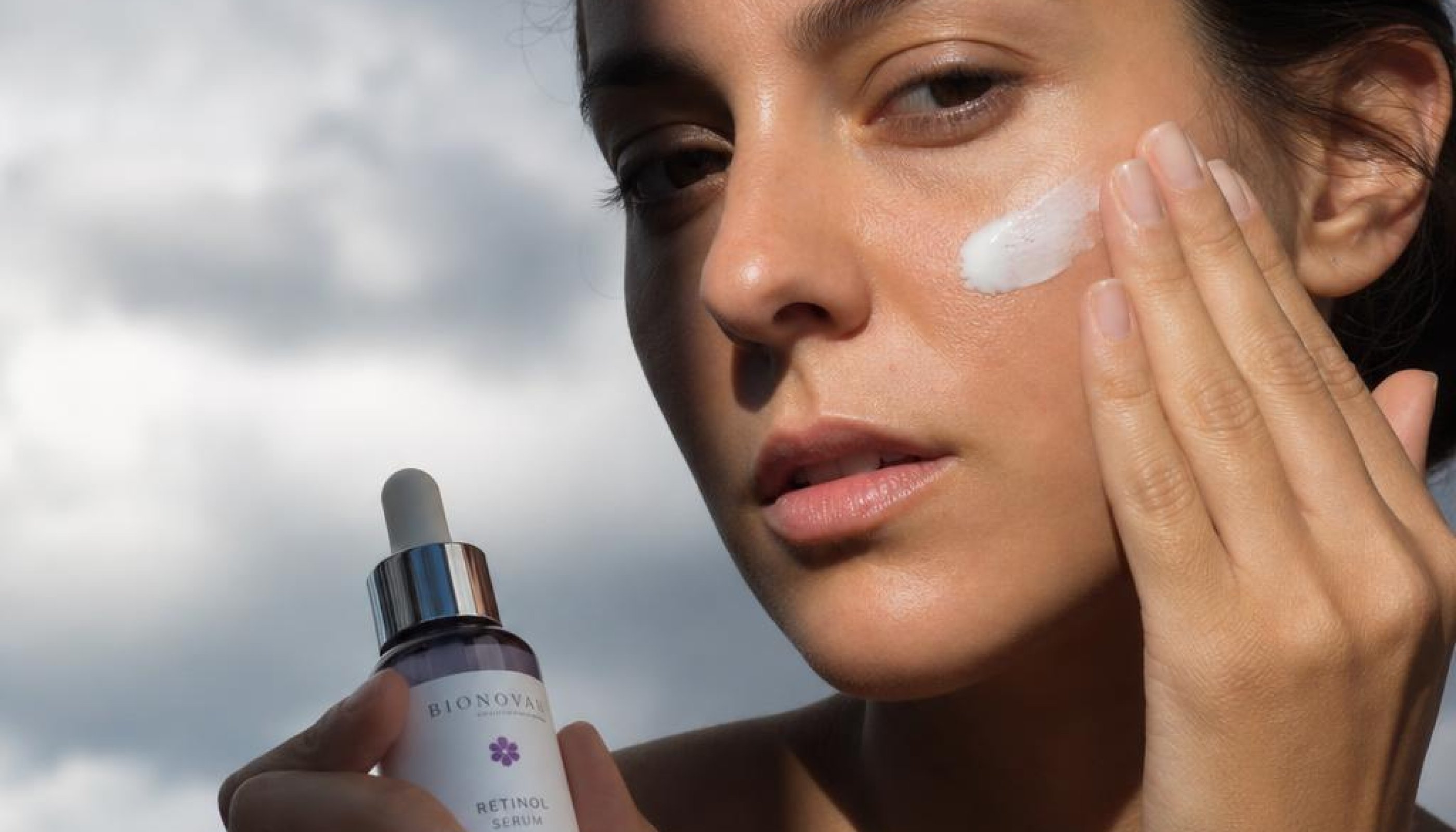 Почему ретинол без SPF ускоряет старение &mdash; и при чём тут июльские облака